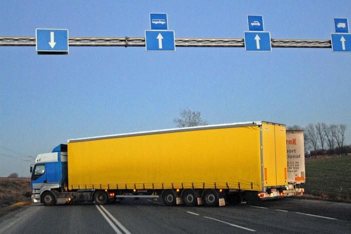 Рада освободила от импортного сбора гуманитарную помощь Рада освободила от импортного сбора гуманитарную помощь