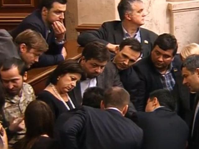 Голосование за бюджет сегодня ночью - это грубый шантаж, - Найем Голосование за бюджет сегодня ночью - это грубый шантаж, - Найем