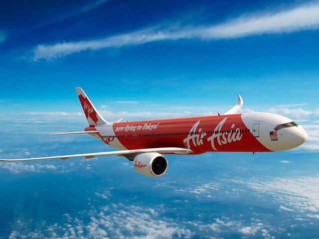 Індонезія відновила пошуки зниклого літака AirAsia