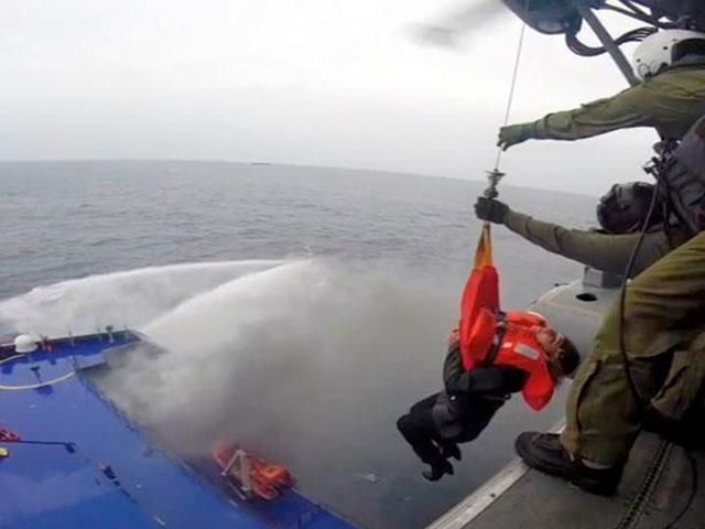 Із палаючого порома в Греції евакуювали 290 людей Із палаючого порома в Греції евакуювали 290 людей