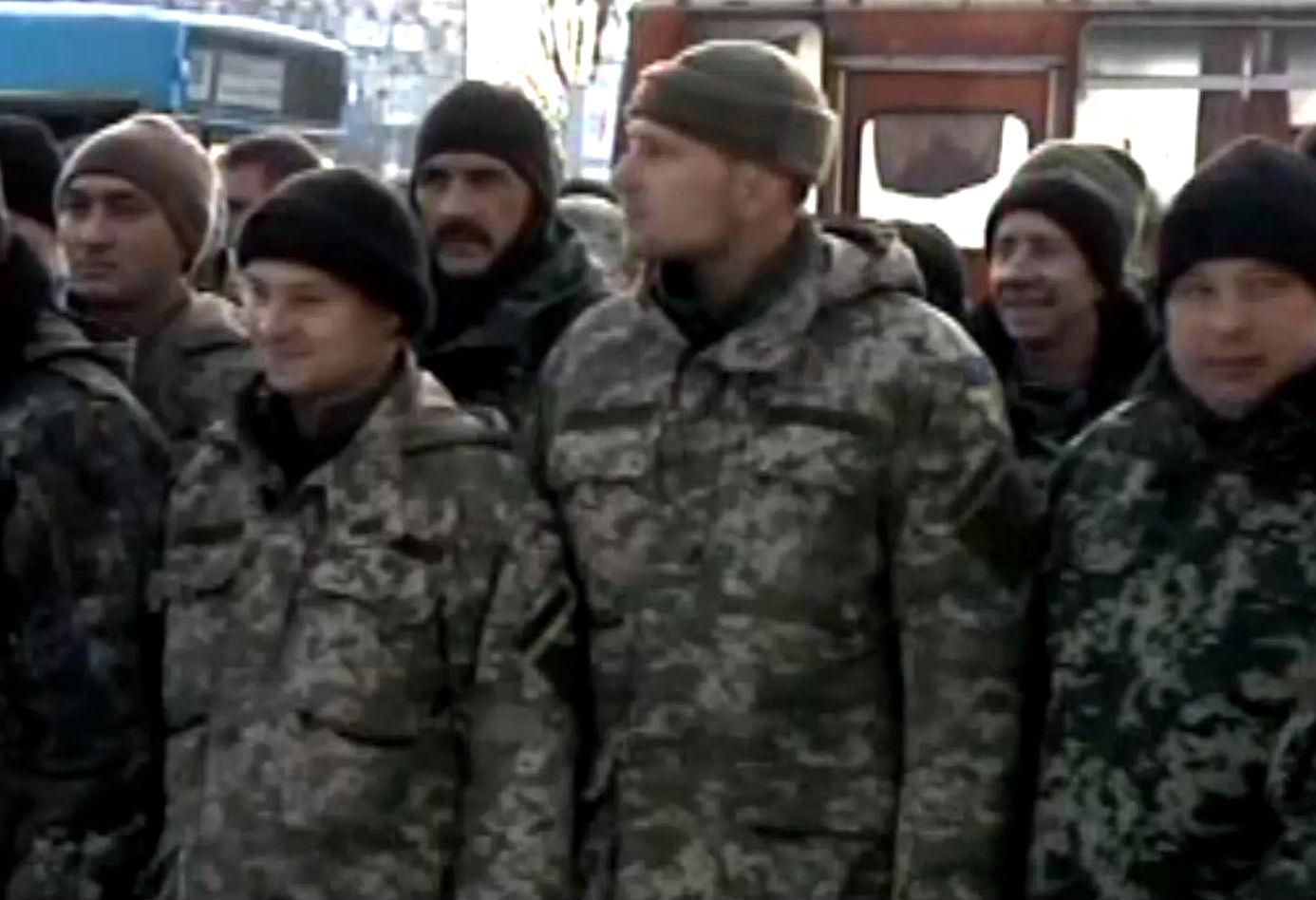 У Запоріжжі зустріли військових, які прибули додому на ротацію У Запоріжжі зустріли військових, які прибули додому на ротацію