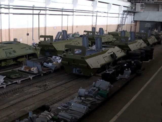 Київський бронетанковий завод працює у 3 зміни та без вихідних Київський бронетанковий завод працює у 3 зміни та без вихідних