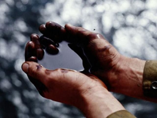 За день нефть стала еще дешевле За день нефть стала еще дешевле