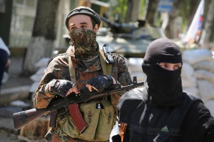 В Донецке террористы грабят дома. В первых рядах — полиция "ДНР"