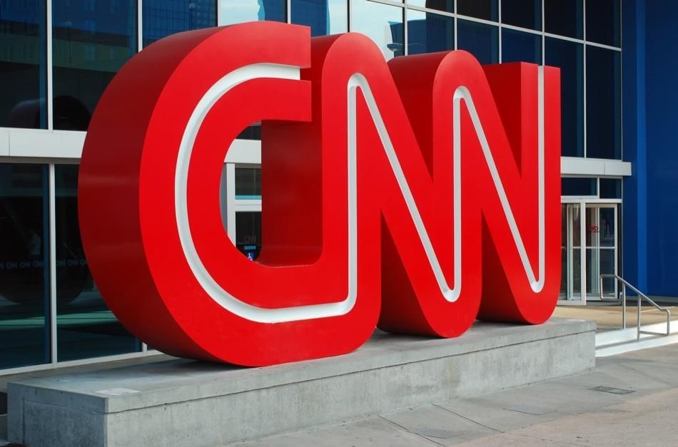 CNN зупиняє мовлення в Росії