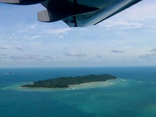 З уламками літака AirAsia знайшли 6 тіл З уламками літака AirAsia знайшли 6 тіл