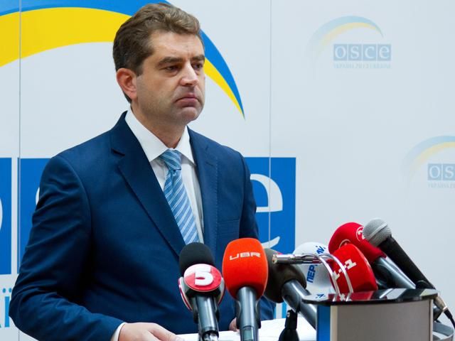 МИД требует от России допустить консула к незаконно удерживаемых украинцам