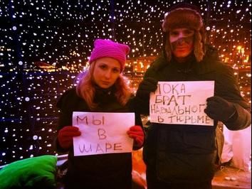 Московская полиция задержала активистов, которые провели ночь на Манежной площади Московская полиция задержала активистов, которые провели ночь на Манежной площади
