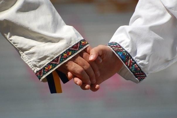 Українці вважають мовну дискримінацію надуманою, — опитування