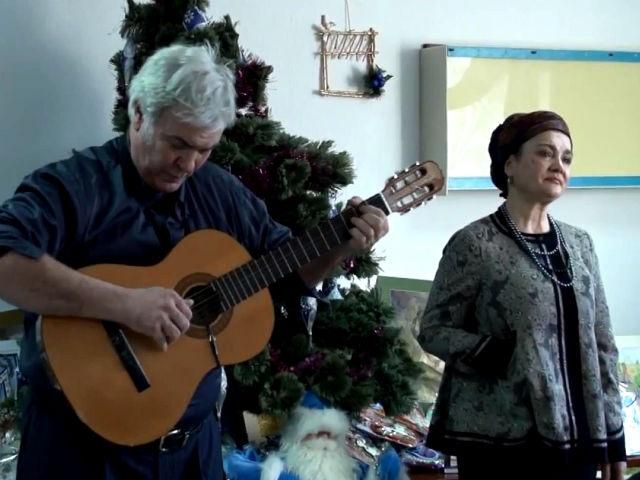 У військовому госпіталі актори Хостікоєв та Сумська організували концерт У військовому госпіталі актори Хостікоєв та Сумська організували концерт