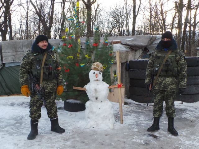 Волонтери привітали бійців АТО з Новим роком Волонтери привітали бійців АТО з Новим роком