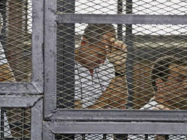 Египетский суд хочет еще раз провести процесс над тремя журналистами "Аль-Джазиры"