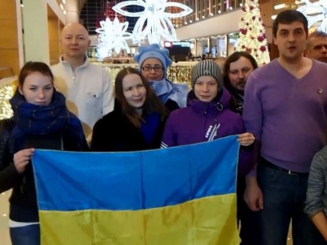 Пусть ваши сыновья вернутся живыми с войны, —  диаспора поздравила Украину