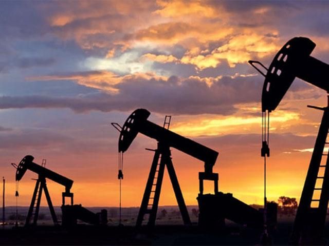 За последние 5,5 лет нефть стала рекордно дешевой За последние 5,5 лет нефть стала рекордно дешевой