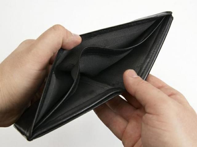 В окупованому Криму бюджетників відправили на "канікули" за власний рахунок В окупованому Криму бюджетників відправили на "канікули" за власний рахунок