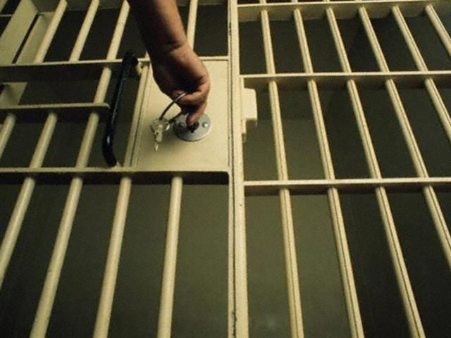 Террорист готовил крупный теракт в афинской тюрьме Террорист готовил крупный теракт в афинской тюрьме