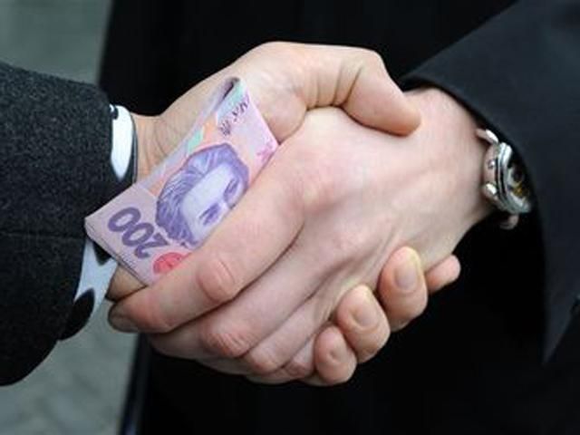 Кожен третій українець пропонує розстрілювати за корупцію, — опитування Кожен третій українець пропонує розстрілювати за корупцію, — опитування