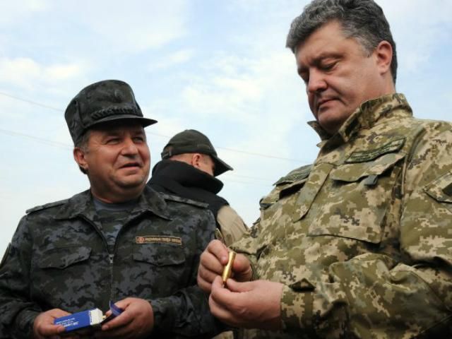 Порошенко передал для армии истребители и гаубицы Порошенко передал для армии истребители и гаубицы