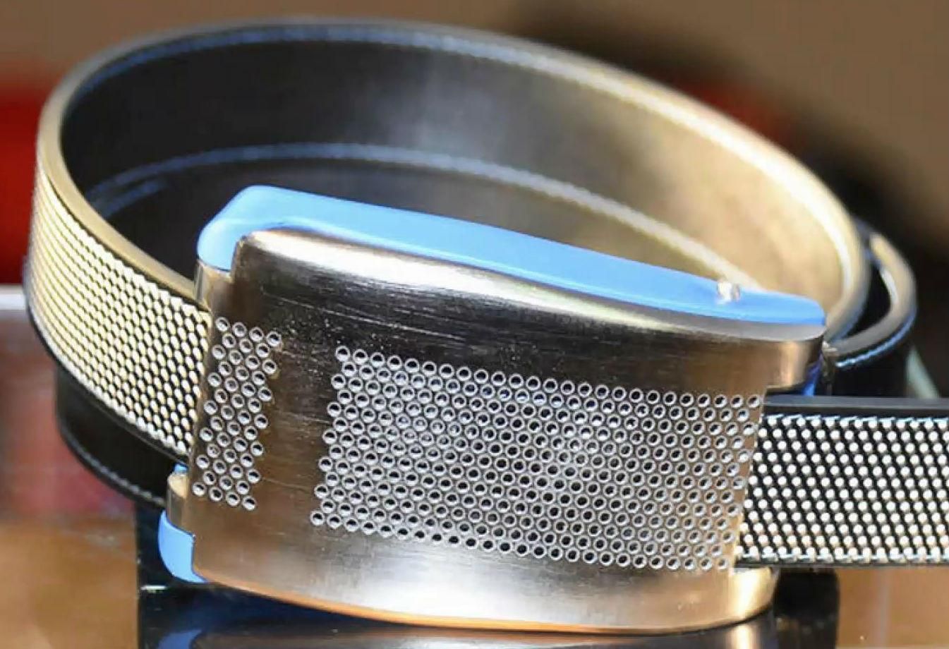 Представлено "розумну" пряжку, що здатна підлаштовувати пасок під фігуру Представлено "розумну" пряжку, що здатна підлаштовувати пасок під фігуру