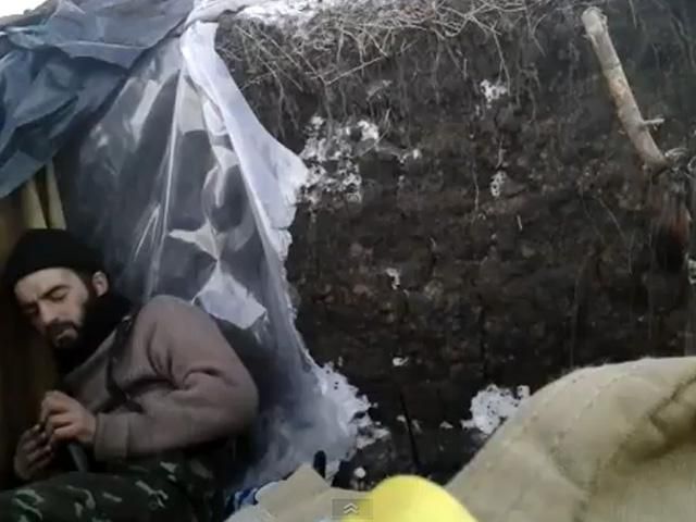 Відео дня: "Кіборги" утримують висотку біля донецького аеропорту Відео дня: "Кіборги" утримують висотку біля донецького аеропорту