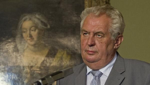 Посольство України пояснило Президенту Чехії, що Бандера для українців — це символ Посольство України пояснило Президенту Чехії, що Бандера для українців — це символ