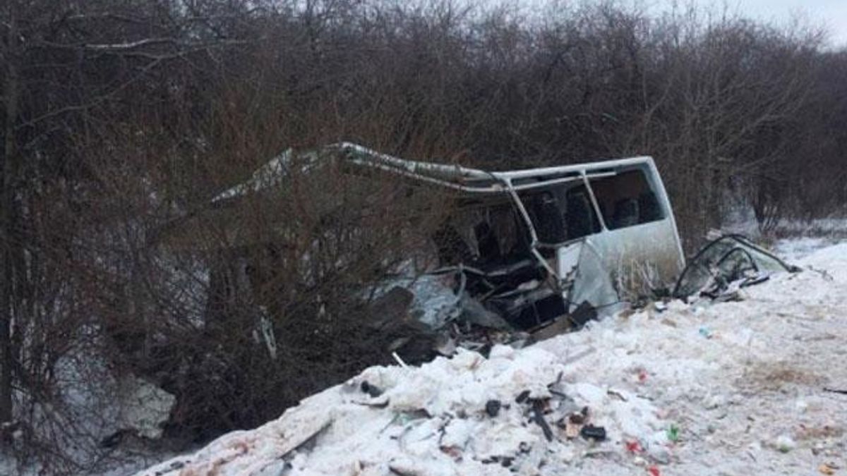 Трое бойцов в тяжелом состоянии в результате ДТП в зоне АТО Трое бойцов в тяжелом состоянии в результате ДТП в зоне АТО