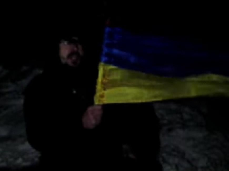 Россиянин установил украинский флаг на самой высокой горе Крыма