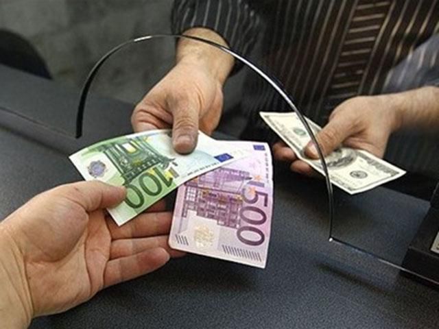 Долар зріс, євро знизився, — курси валют від НБУ