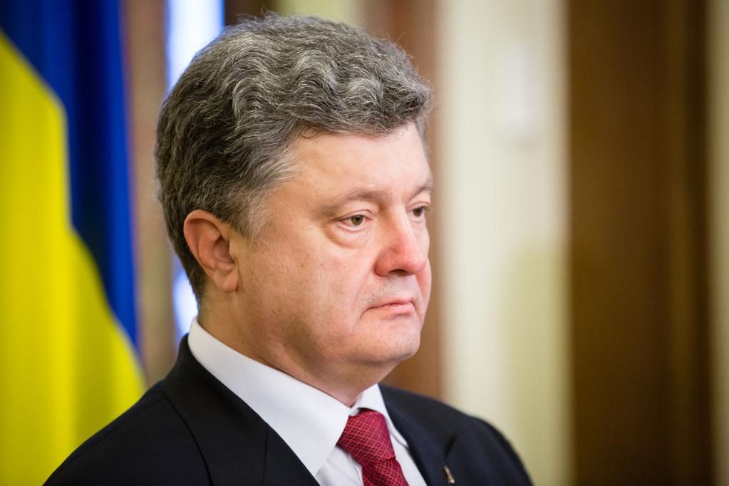 Порошенко створив комісію, яка встановить винних у ДТП в зоні АТО