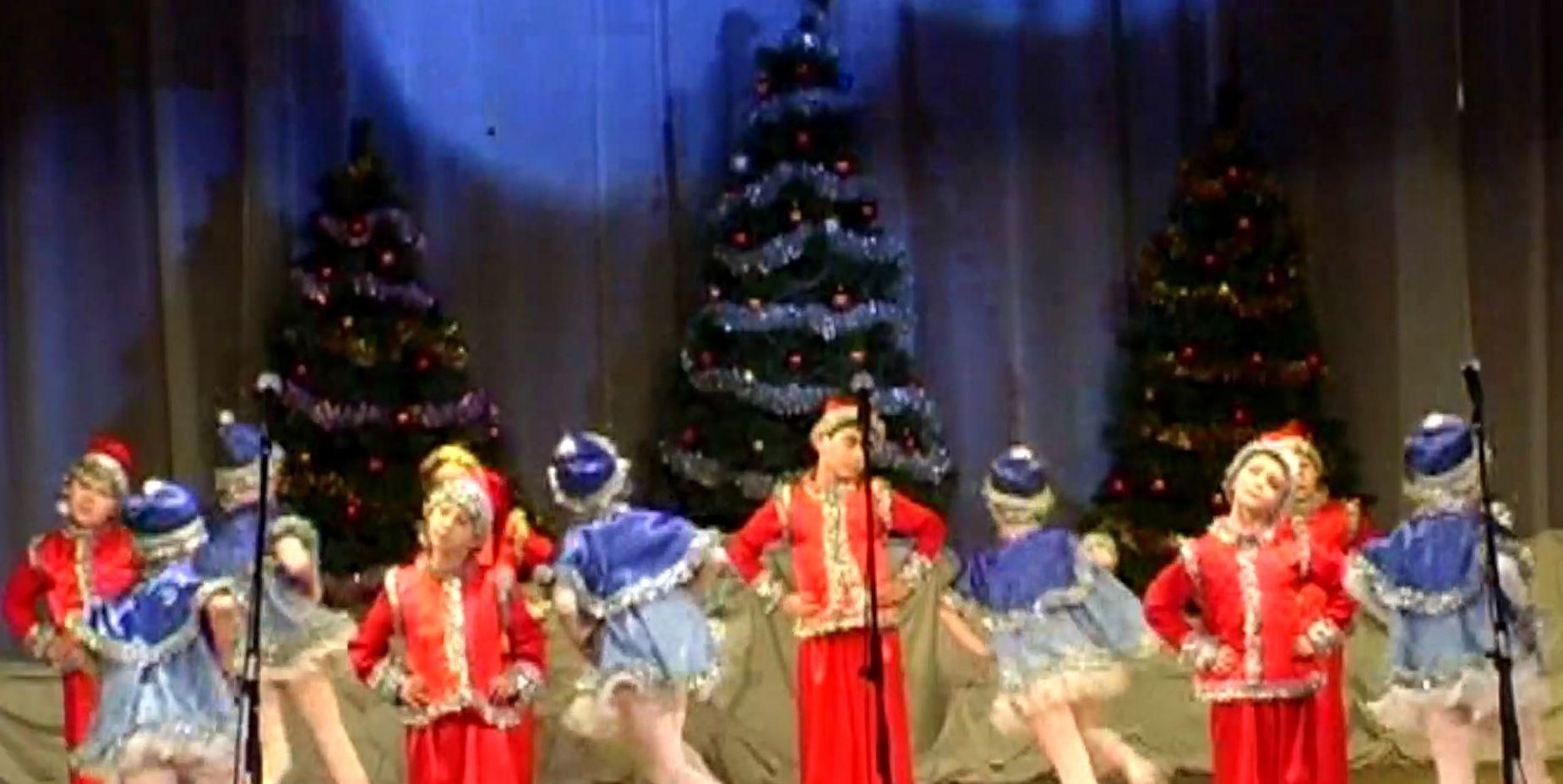 Діти виставами заробляють на допомогу для АТО Діти виставами заробляють на допомогу для АТО