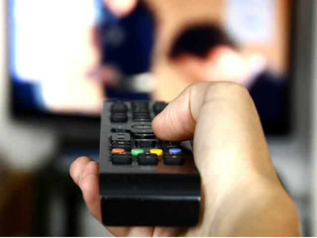 У Литві зупиняють трансляцію двох російських каналів У Литві зупиняють трансляцію двох російських каналів