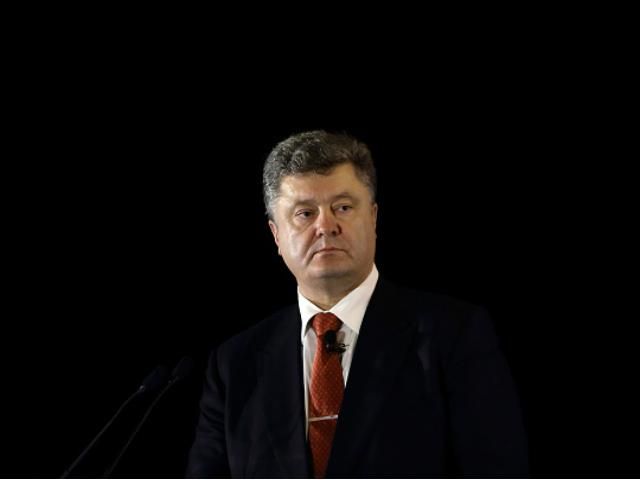 Порошенко висловив співчуття родинам жертв теракту в паризькій редакції Порошенко висловив співчуття родинам жертв теракту в паризькій редакції