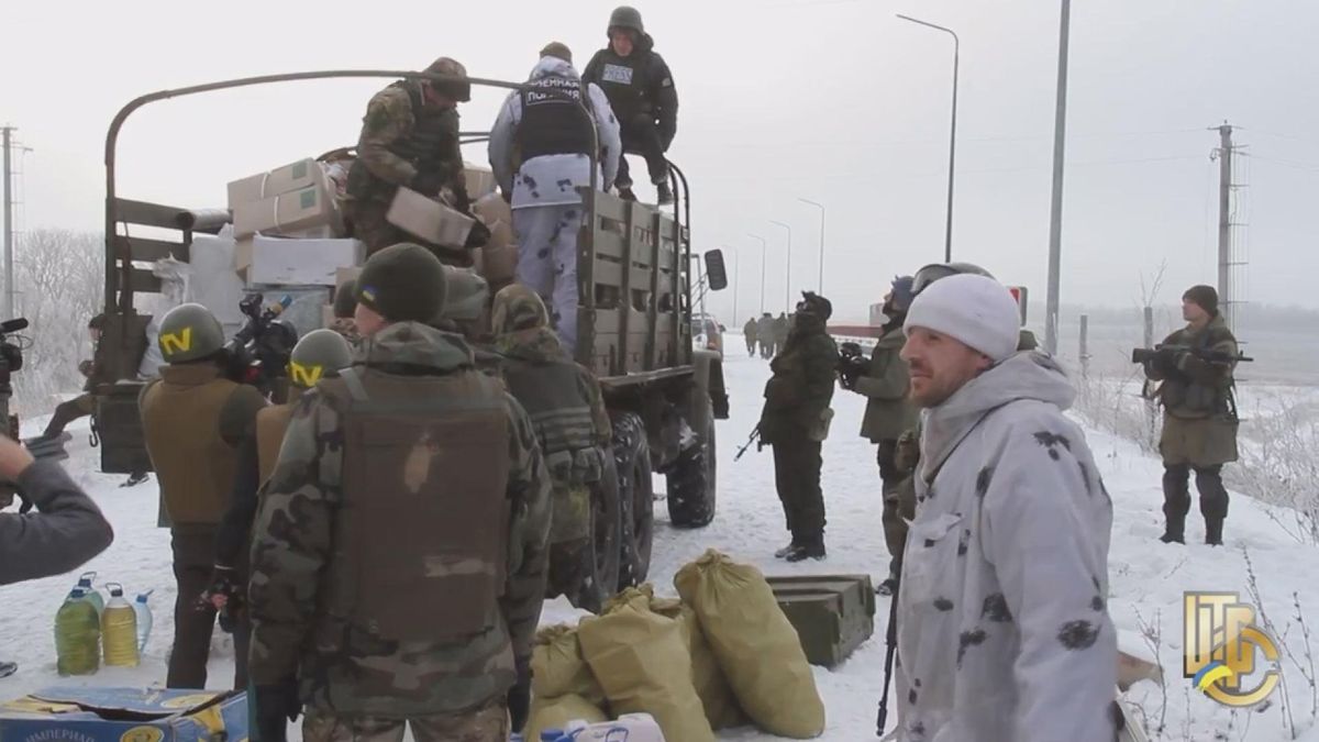 У донецькому аеропорту відбулась ротація "кіборгів" У донецькому аеропорту відбулась ротація "кіборгів"