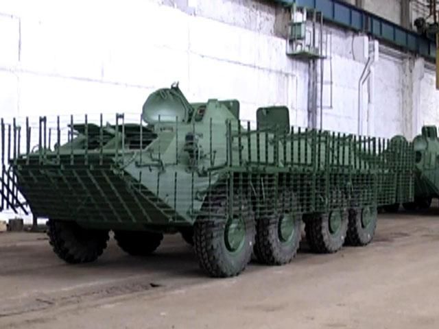 Вінничани відправили на схід БТРи та модульний блокпост Вінничани відправили на схід БТРи та модульний блокпост