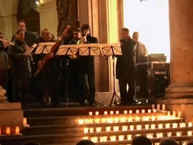 Більше 150 тисяч французів вшанували пам'ять загиблих в редакції Charlie Hebd Більше 150 тисяч французів вшанували пам'ять загиблих в редакції Charlie Hebd