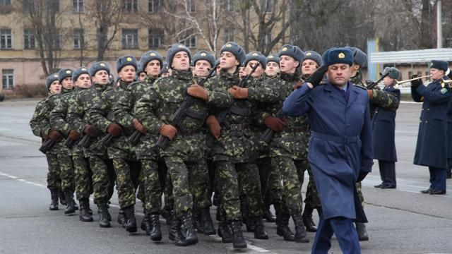 У 2015 році можуть призвати більше 100 тисяч осіб, — Полторак