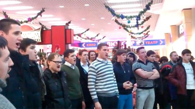 Российские семинаристы в Москве колядовали на украинском Российские семинаристы в Москве колядовали на украинском