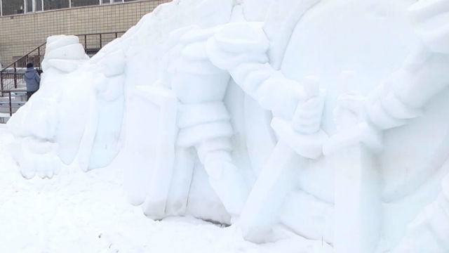 Найбільша снігова скульптура України