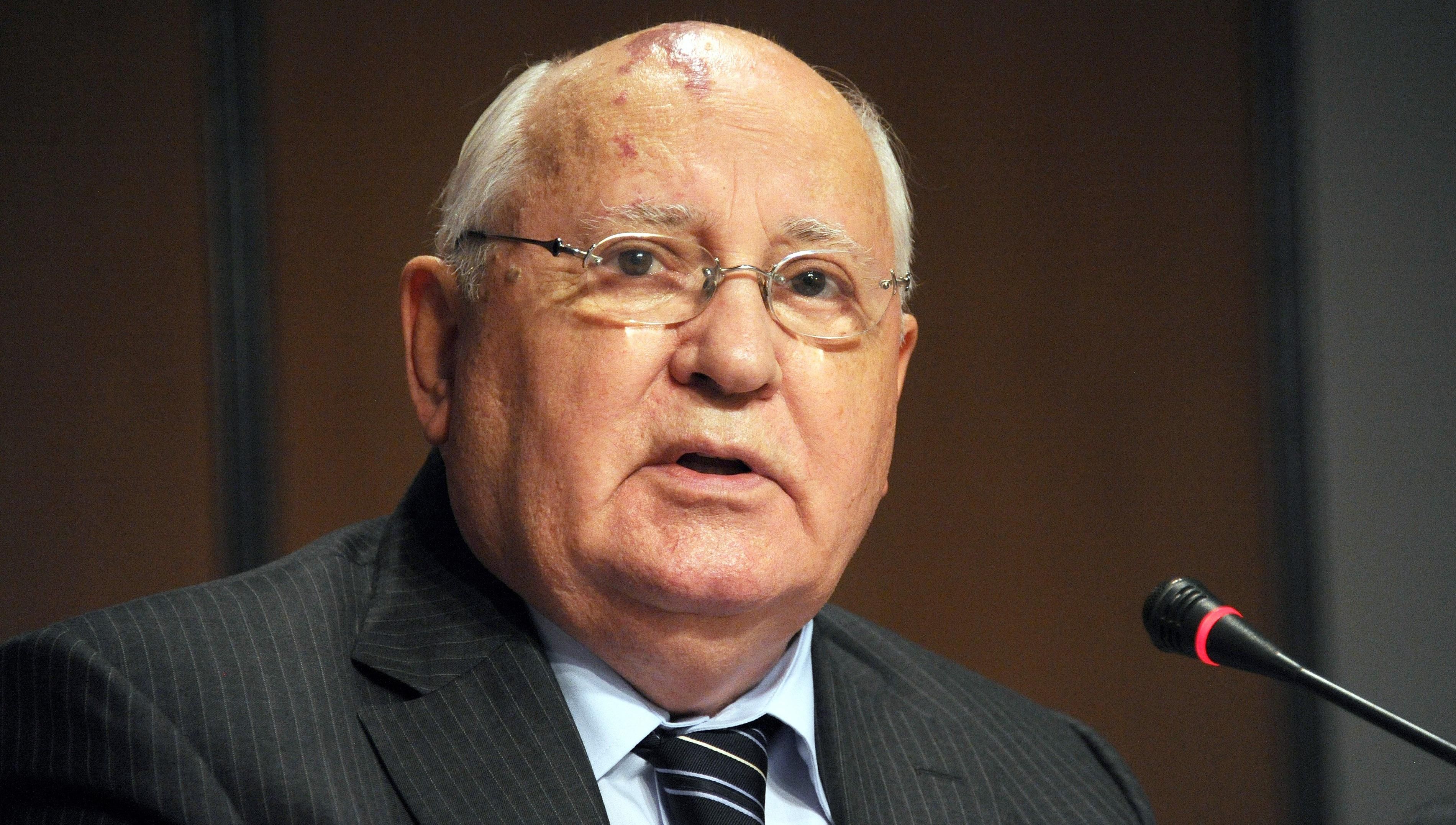 Горбачов бачить загрозу повномасштабної війни в Європі