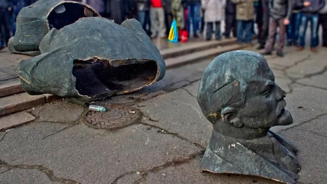 Мінкульт “дозволив” демонтувати пам’ятники комуністам Мінкульт “дозволив” демонтувати пам’ятники комуністам