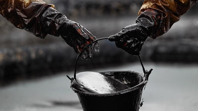 Цены на нефть упали до минимума за 5,5 года