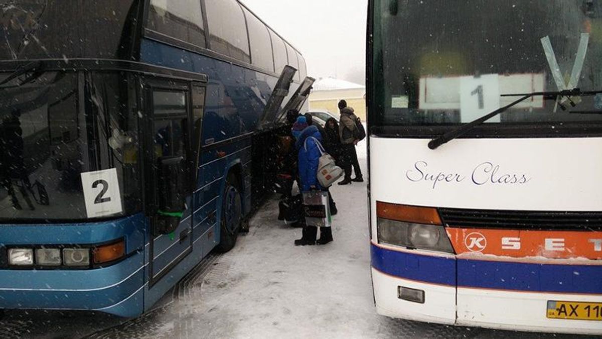 Польща евакуює етнічних поляків з Донбасу Польща евакуює етнічних поляків з Донбасу