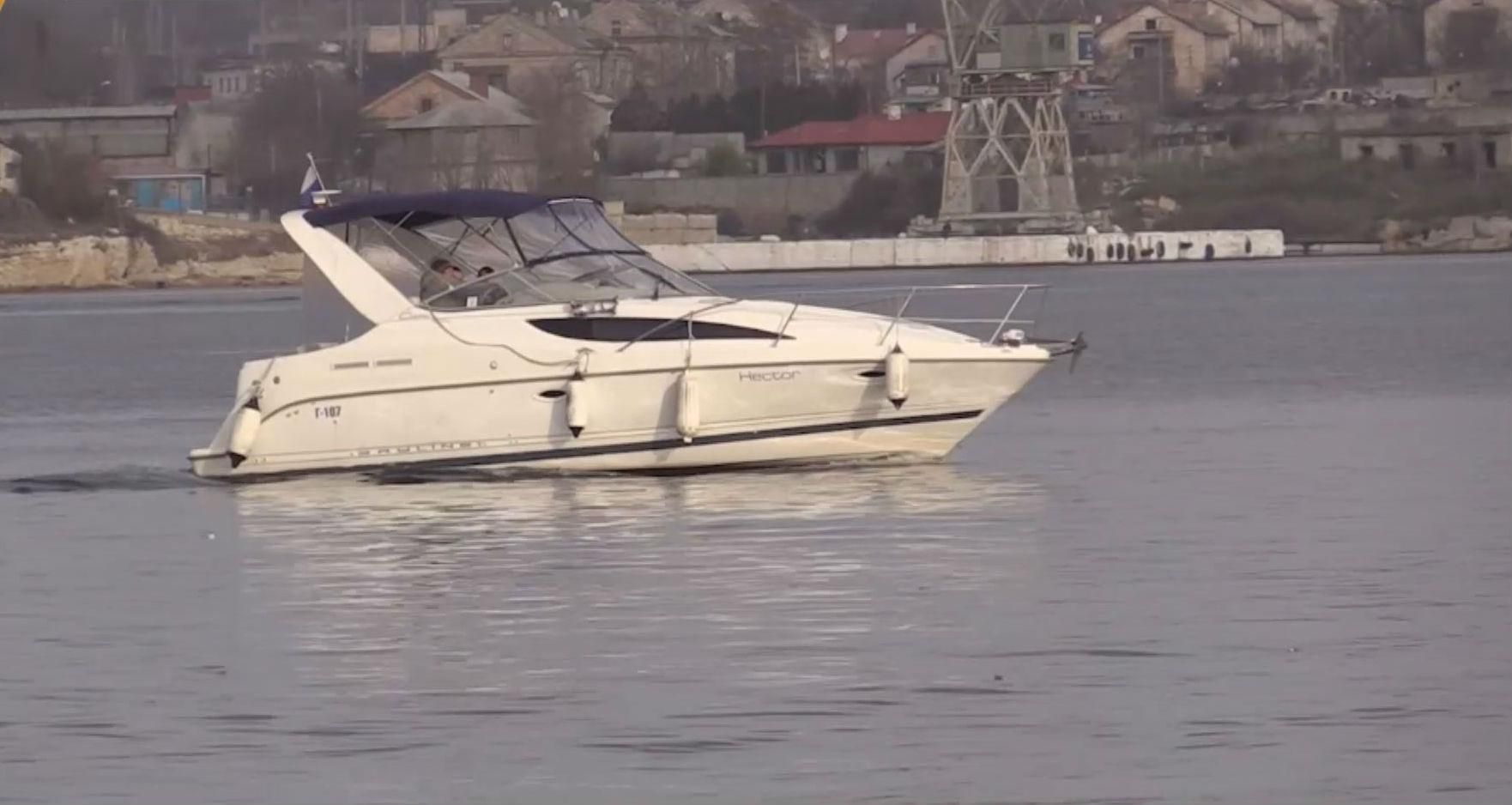 "Крым Реалии": Полуостров отрезан от Украины "Крым Реалии": Полуостров отрезан от Украины