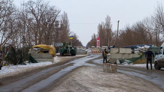 С сегодняшнего дня попасть в зону АТО можно только по спецпропускам