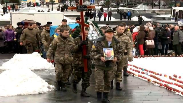 У столиці в останню путь провели легендарного командира з "Айдару" У столиці в останню путь провели легендарного командира з "Айдару"