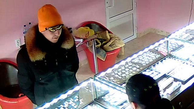 Пограбування на півмільйона: на Вінниччині обікрали ювелірний магазин