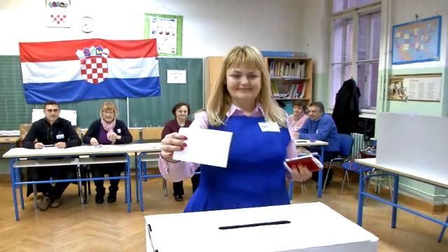 Хорвати у другому турі обирають президента