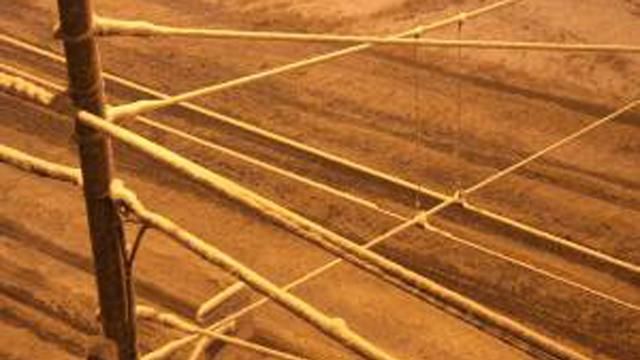 Негода знеструмила майже півсотні населених пунктів на Західній Україні Негода знеструмила майже півсотні населених пунктів на Західній Україні