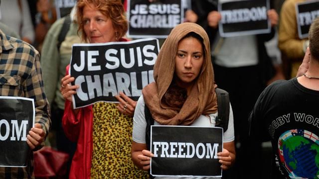 Около миллиона человек пришли на Марш единства в Париже (Прямая трансляция) Около миллиона человек пришли на Марш единства в Париже (Прямая трансляция)