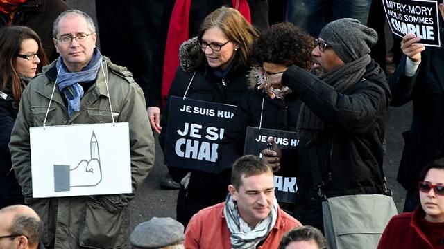 Олланд готов защитить французских евреев силами армии Олланд готов защитить французских евреев силами армии